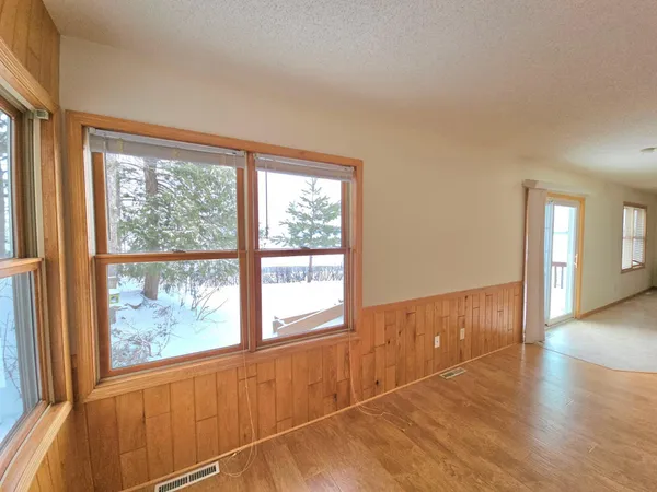 $574,900 | 46501 Lucretia Lane, Isle, MN 56342