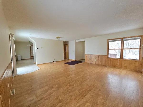 $574,900 | 46501 Lucretia Lane, Isle, MN 56342