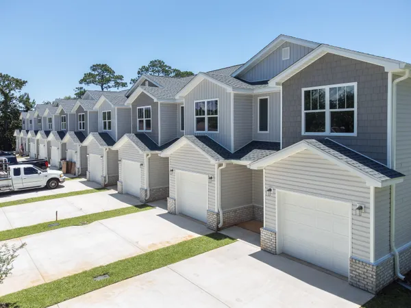 $325,000 | 969 Skylark Road, Mary Esther, FL 32569