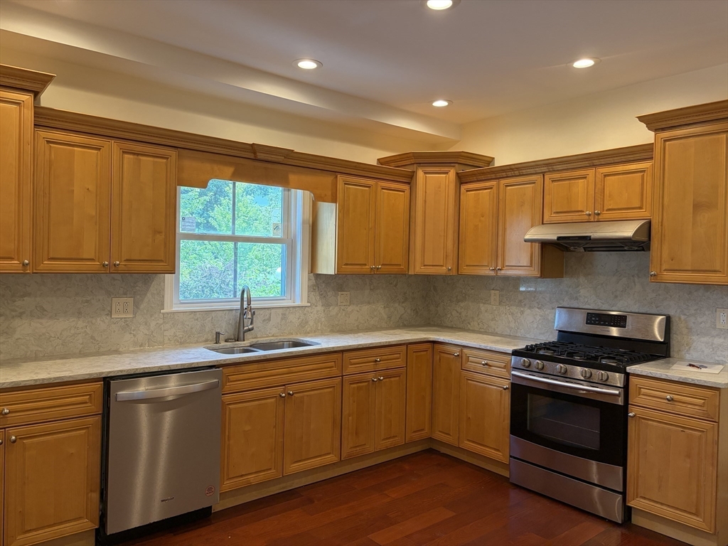 153 Walnut Street, Unit 1 Newton, MA 02460 - Photo 5 of 20