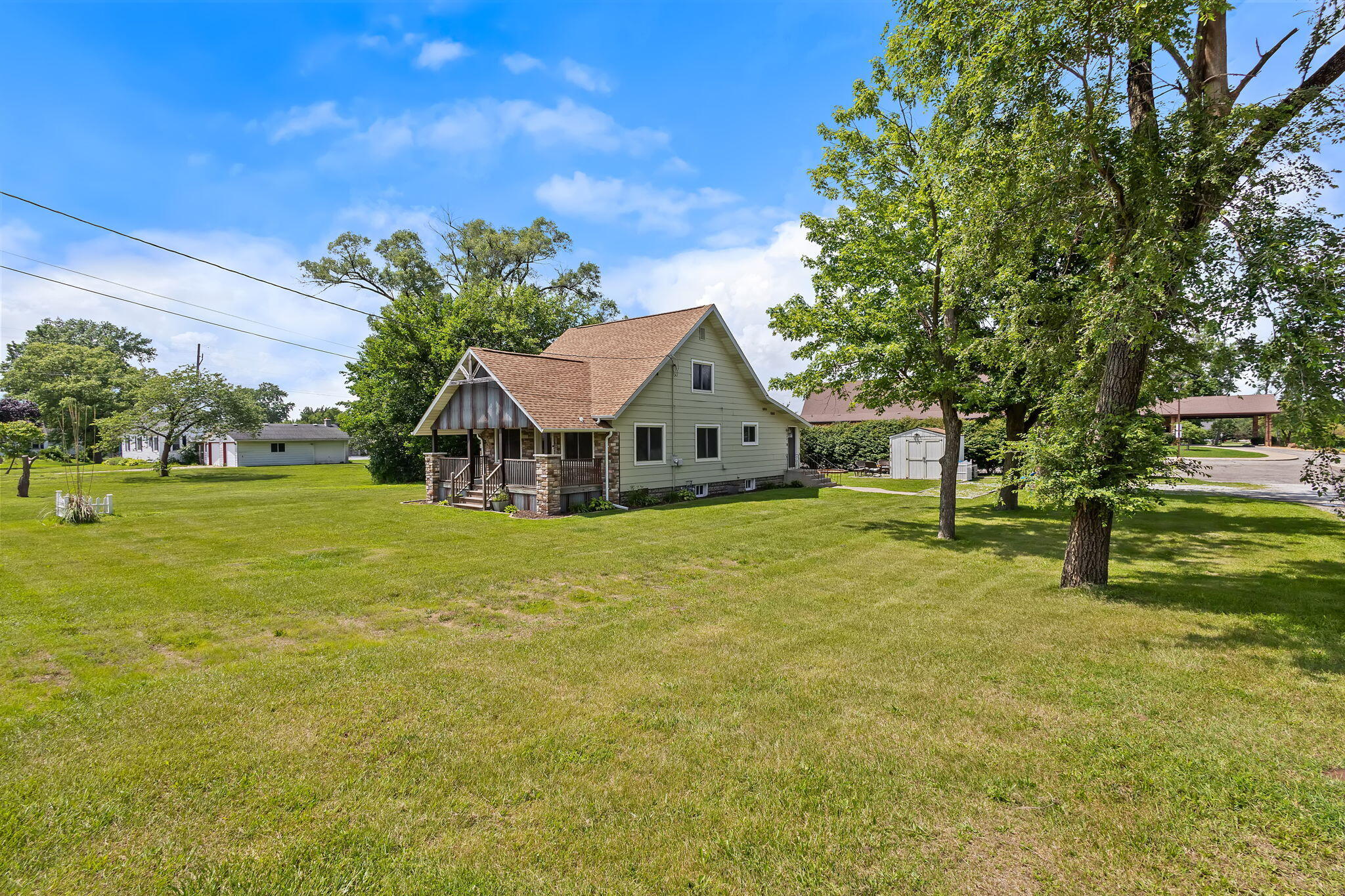 124 6th Street Southeast De Motte, IN 46310 - Photo 36 of 36 2048x1365