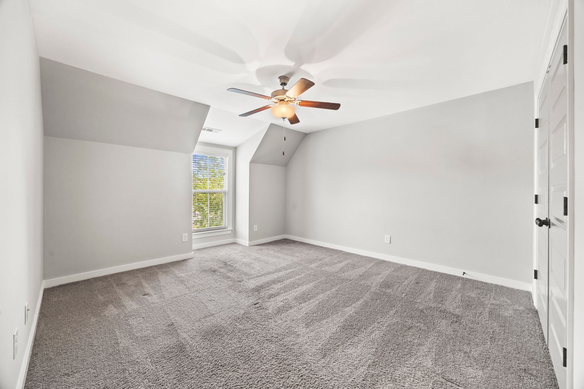 5001 Ryecroft Lane Franklin, TN 37064 - Photo 15 of 19 a view of an empty room with a window