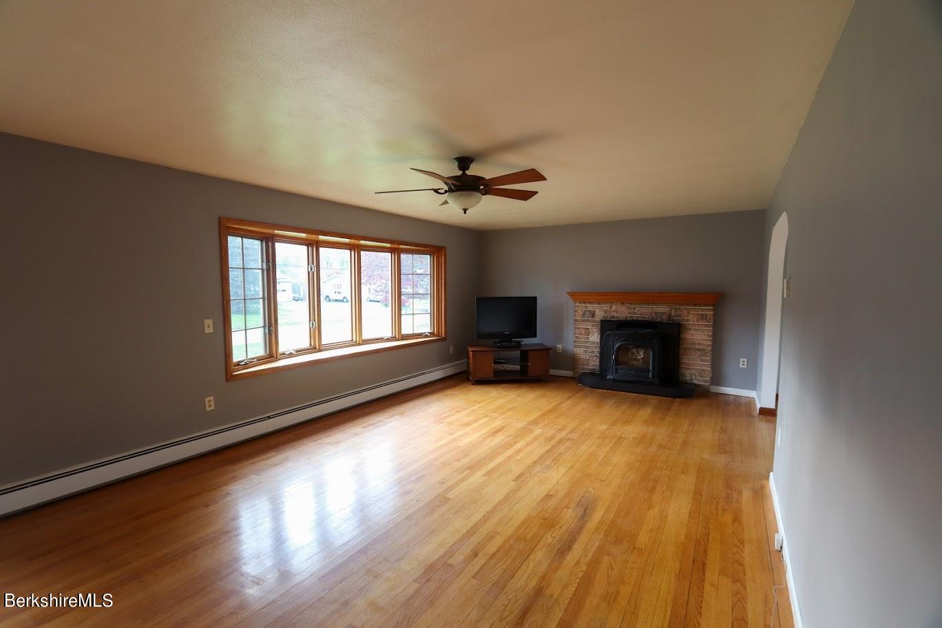 82 Oak Hill Road Pittsfield, MA 01201 - Photo 11 of 29 Living Room 2
