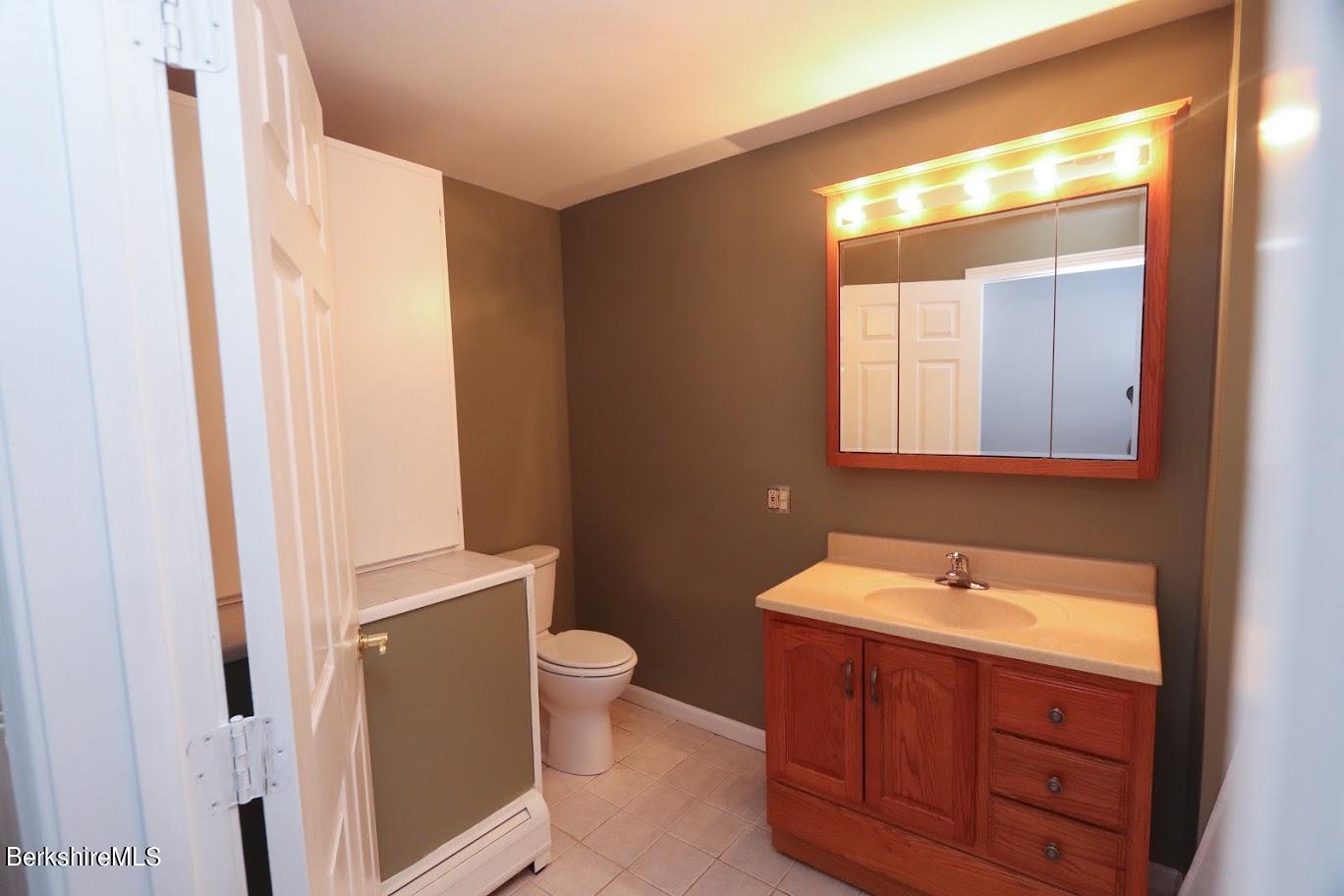 82 Oak Hill Road Pittsfield, MA 01201 - Photo 19 of 29 Bathroom