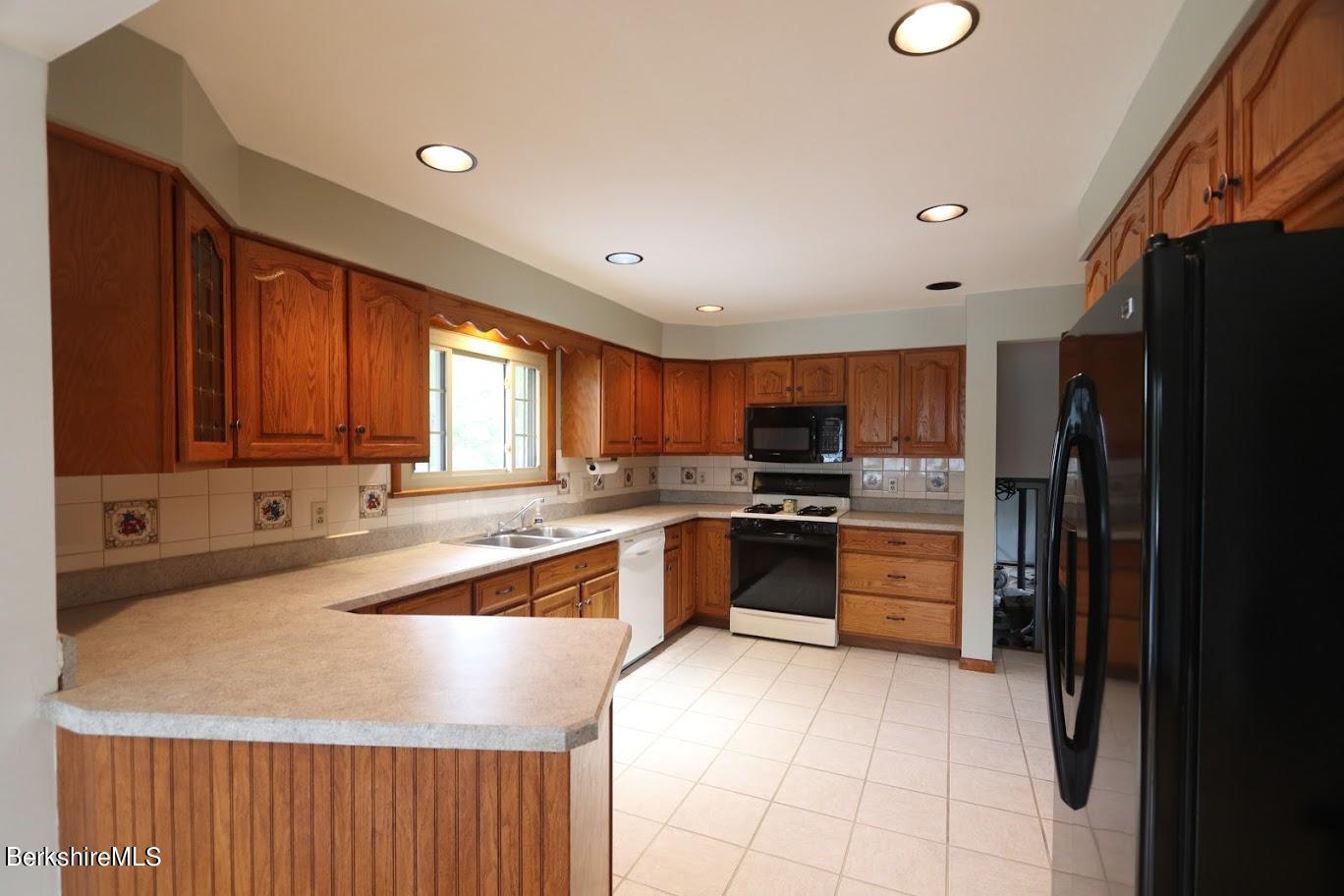 82 Oak Hill Road Pittsfield, MA 01201 - Photo 8 of 29 Kitchen 2