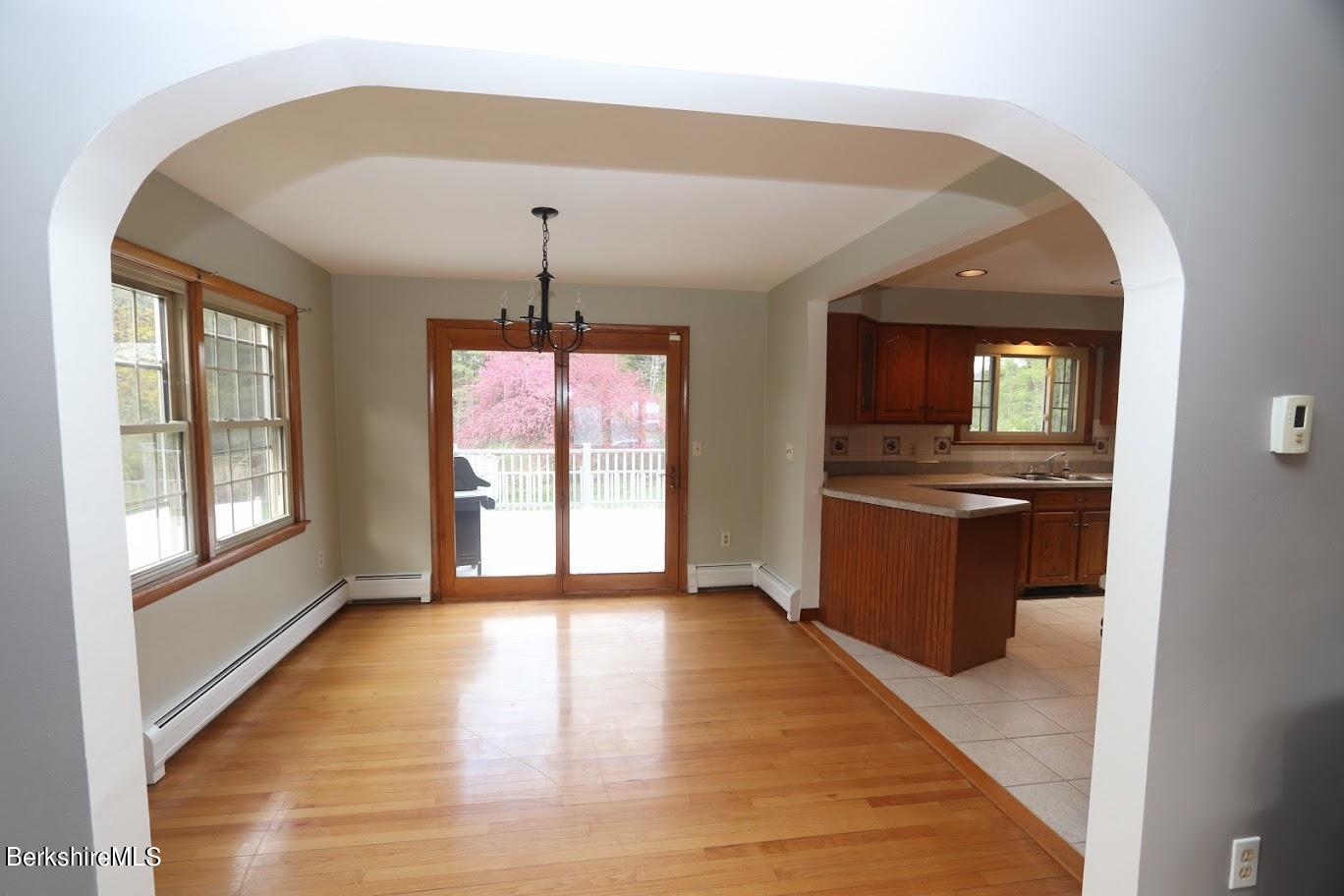 82 Oak Hill Road Pittsfield, MA 01201 - Photo 9 of 29 Dining Room
