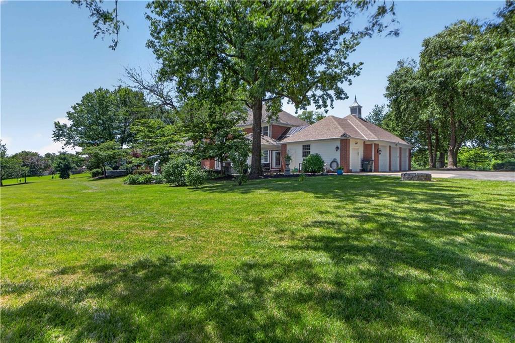 1815 Pine Ridge Drive Leavenworth, KS 66048 - Photo 11 of 21