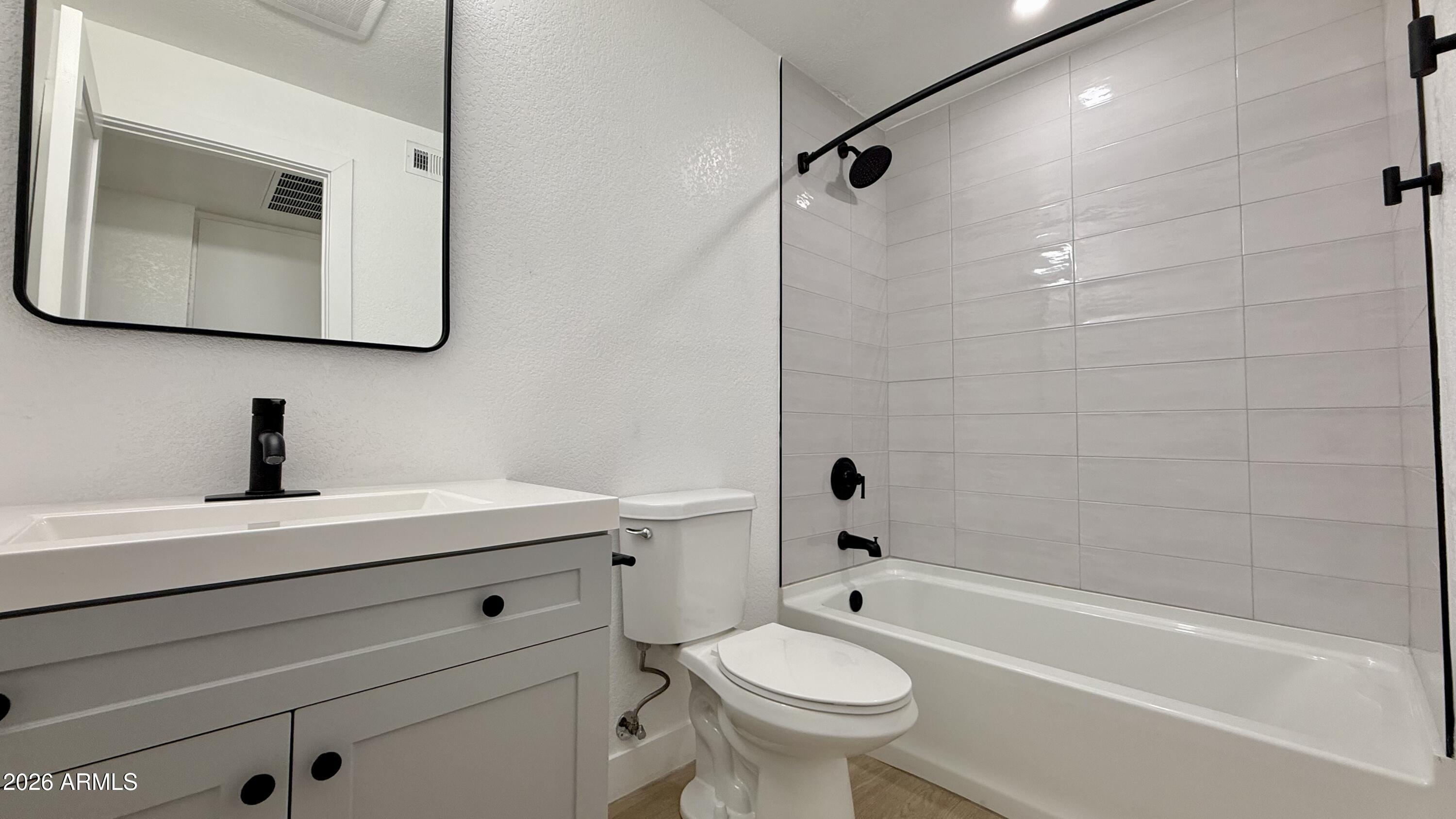 1840 West Thomas Road, Unit 21 Phoenix, AZ 85015 - Photo 10 of 15 img_1416