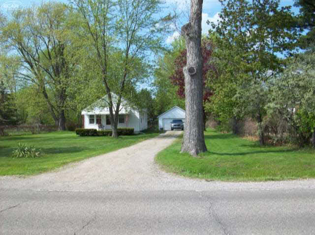 5202 West Wilson Road Clio, MI 48420 - Photo 14 of 16 21147984-13.JPG