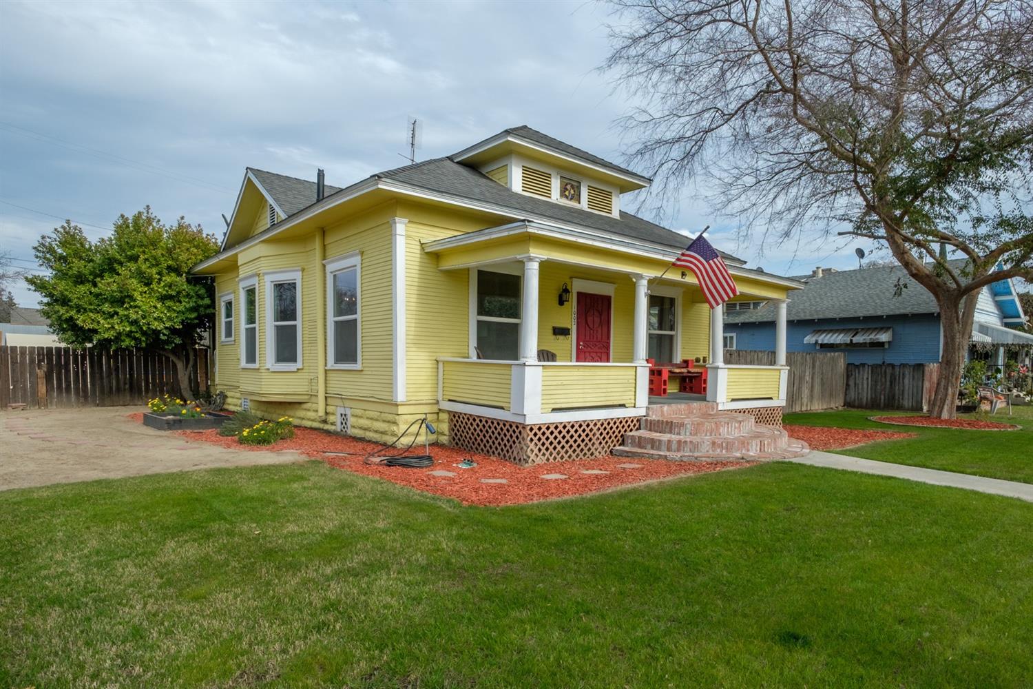 1002 L Street Reedley, CA 93654 - Photo 1 of 19