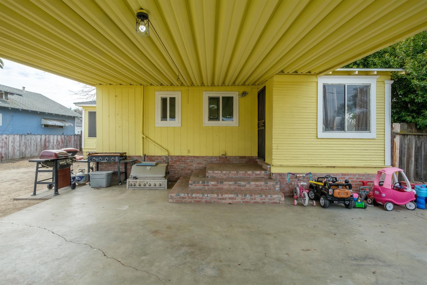 1002 L Street Reedley, CA 93654 - Photo 16 of 19