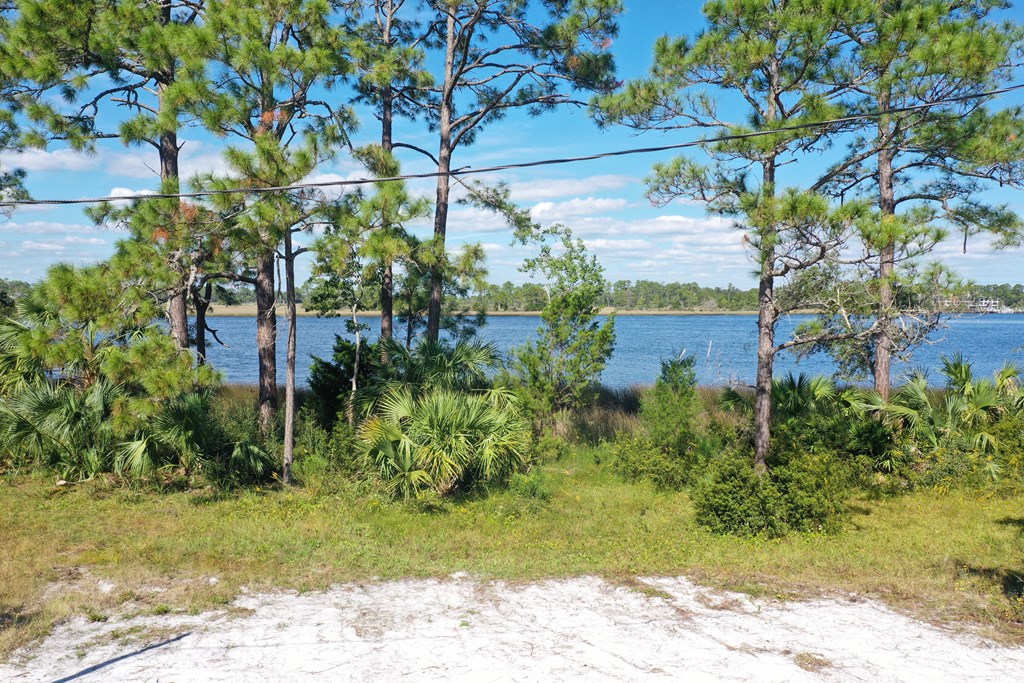 183 River Road Carrabelle, FL 32322 - Photo 16 of 24 Gallery Image 16