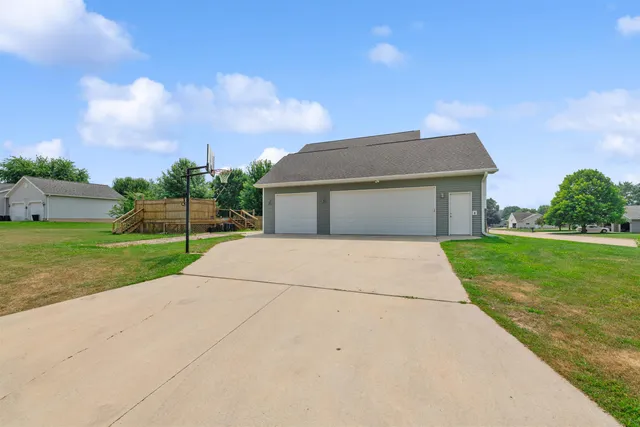 $535,000 | 1410 South Prospect Street, Shawano, WI 54166