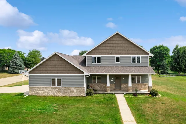 $535,000 | 1410 South Prospect Street, Shawano, WI 54166