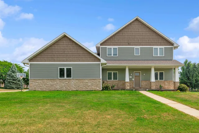 $535,000 | 1410 South Prospect Street, Shawano, WI 54166