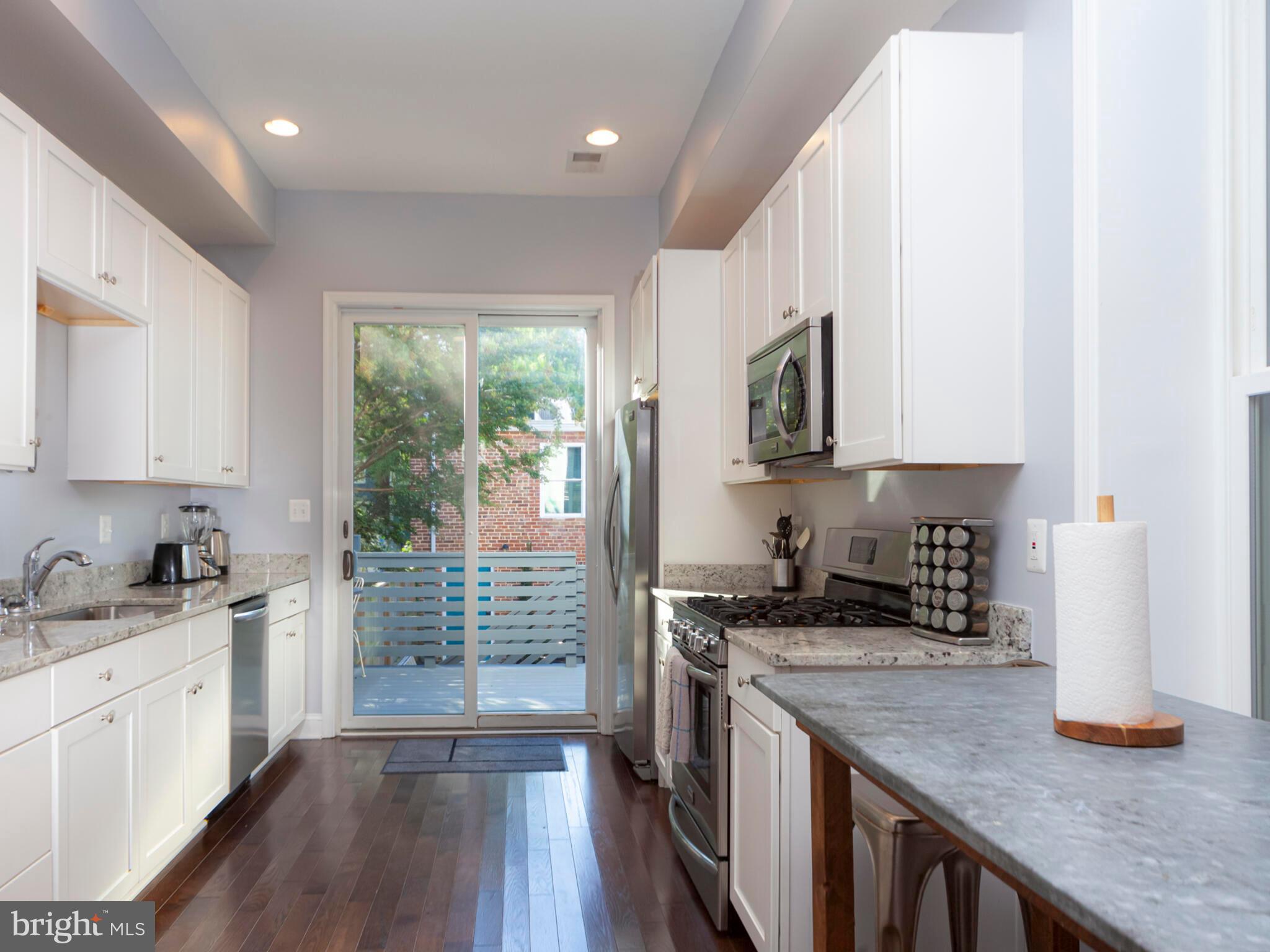 238 9th Street Northeast Washington, DC 20002 - Photo 9 of 39 Gallery Image 9