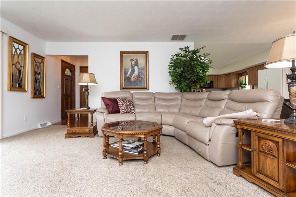 1151 Rector Court Indianapolis, IN 46229 - Photo 9 of 58 Gallery Image 9