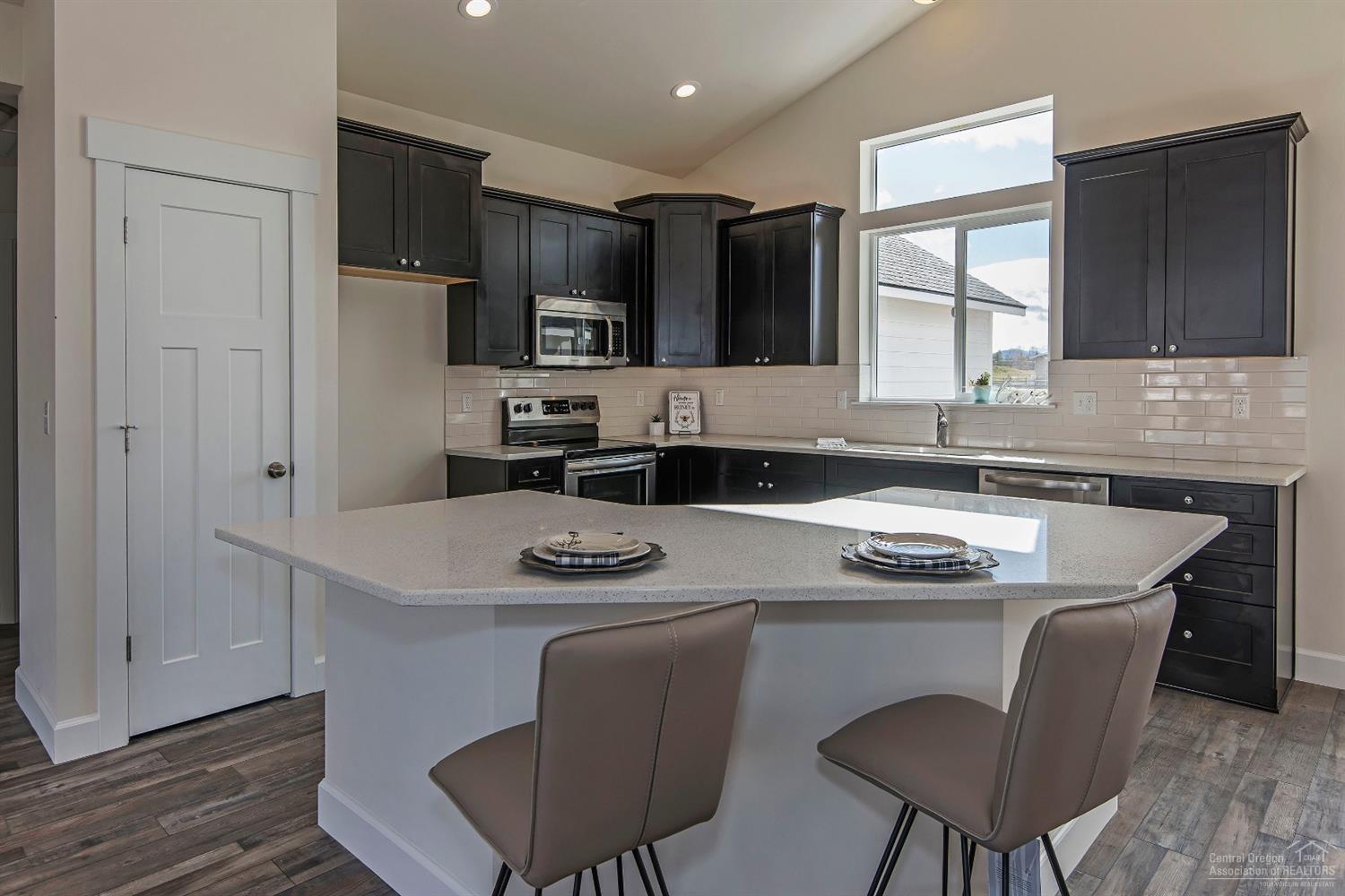 61165 Ward Road Bend, OR 97702 - Photo 10 of 25 Additional Photo