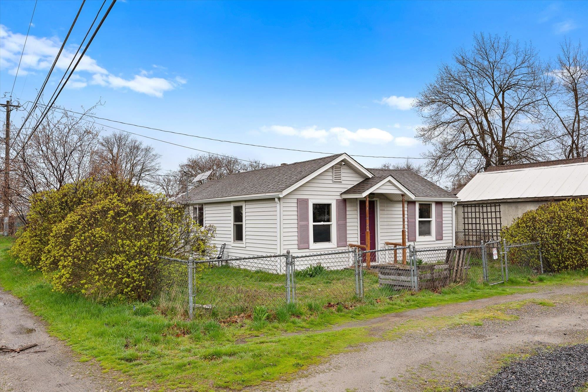 314 South Girard Road Spokane Valley, WA 99212 - Photo 2 of 18
