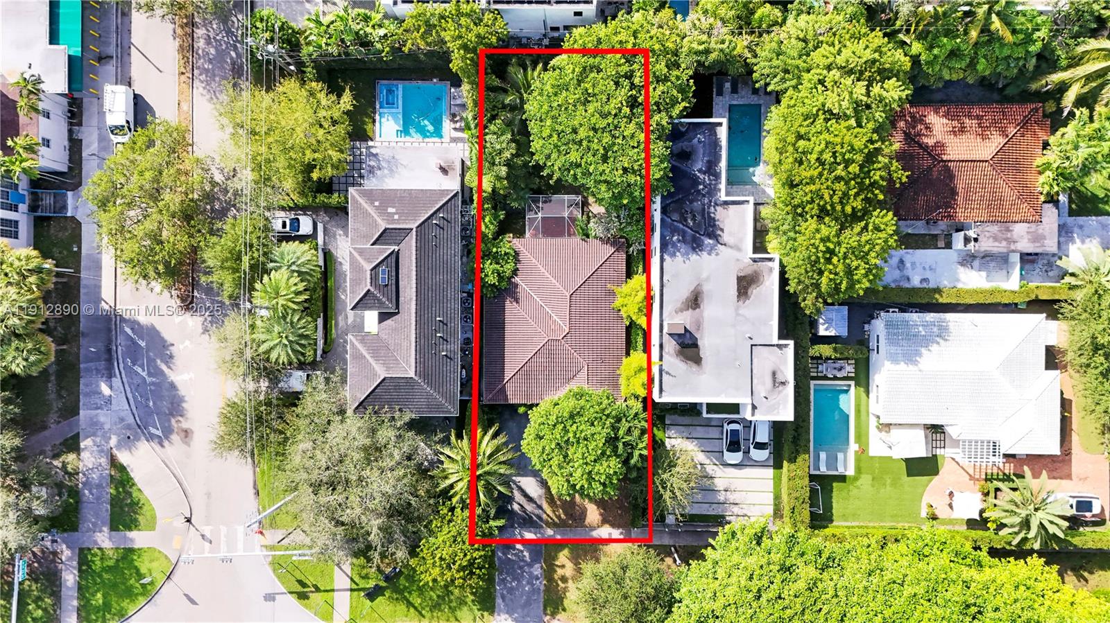 5210 Southwest 72nd Street Miami, FL 33143 - Photo 3 of 8 front view of a house