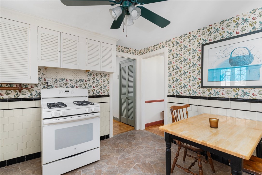 10 Enfield Road Warwick, RI 02886 - Photo 11 of 38 Gallery Image 11