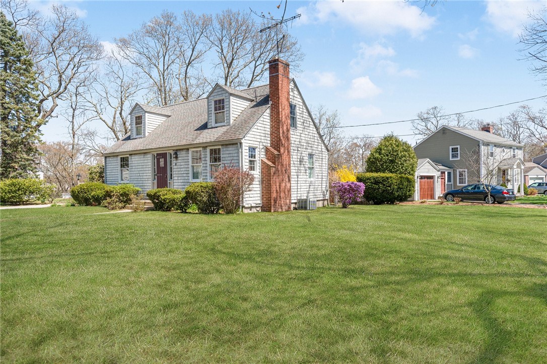 10 Enfield Road Warwick, RI 02886 - Photo 4 of 38 Gallery Image 4