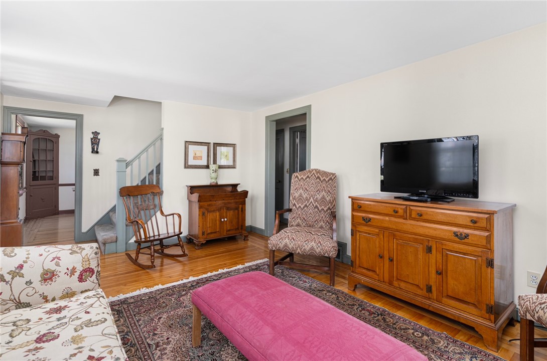 10 Enfield Road Warwick, RI 02886 - Photo 7 of 38 Gallery Image 7