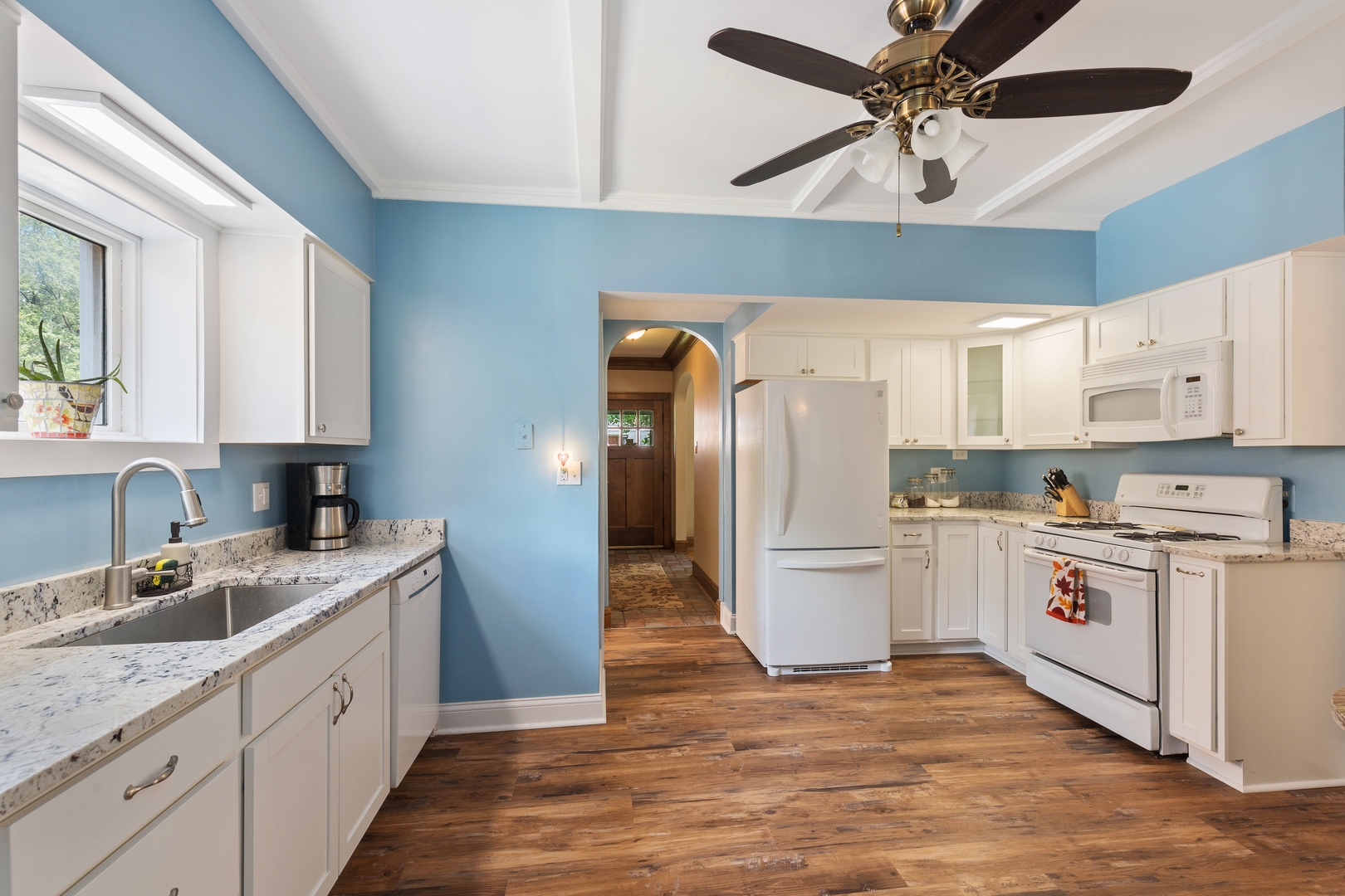 396 Audubon Road Riverside, IL 60546 - Photo 8 of 24
