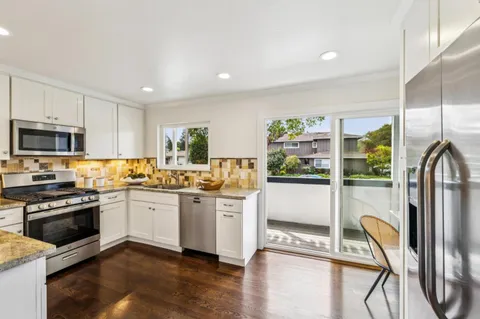 $1,525,000 | 617 East Fox Court, Redwood City, CA 94061
