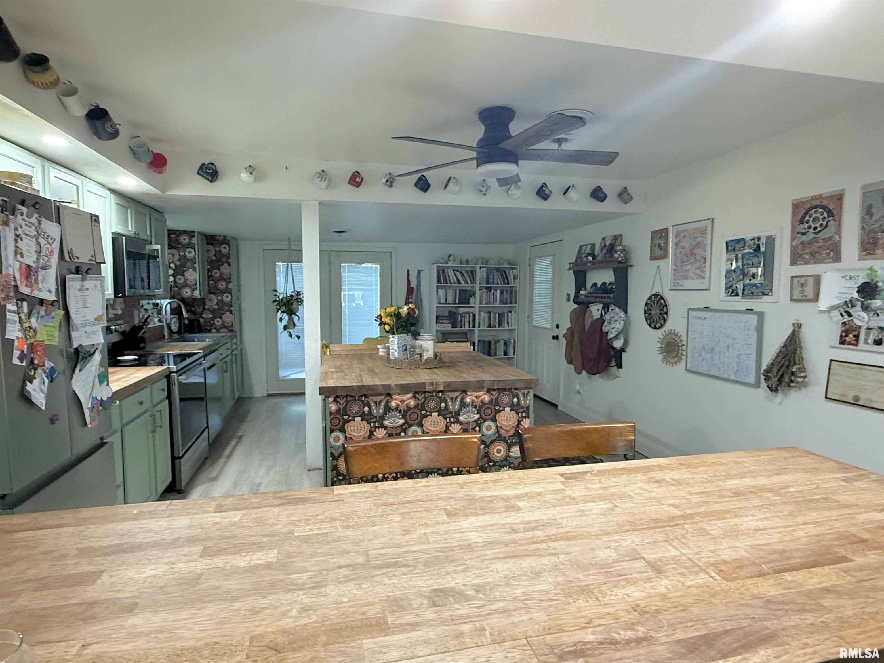 22 Fox Court Springfield, IL 62703 - Photo 3 of 11 Gallery Image 3