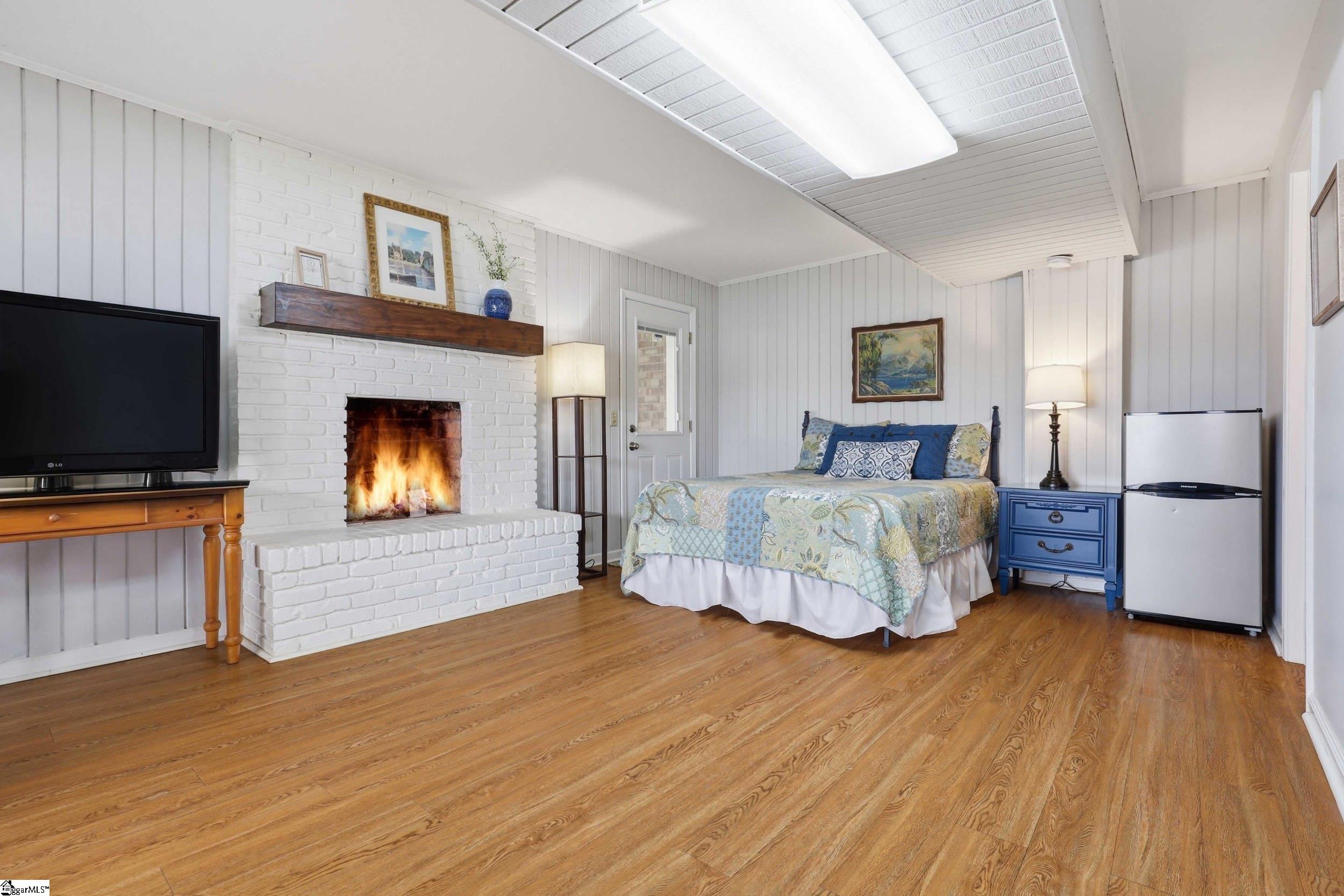 1709 Broadway Lake Road Anderson, SC 29621 - Photo 5 of 45