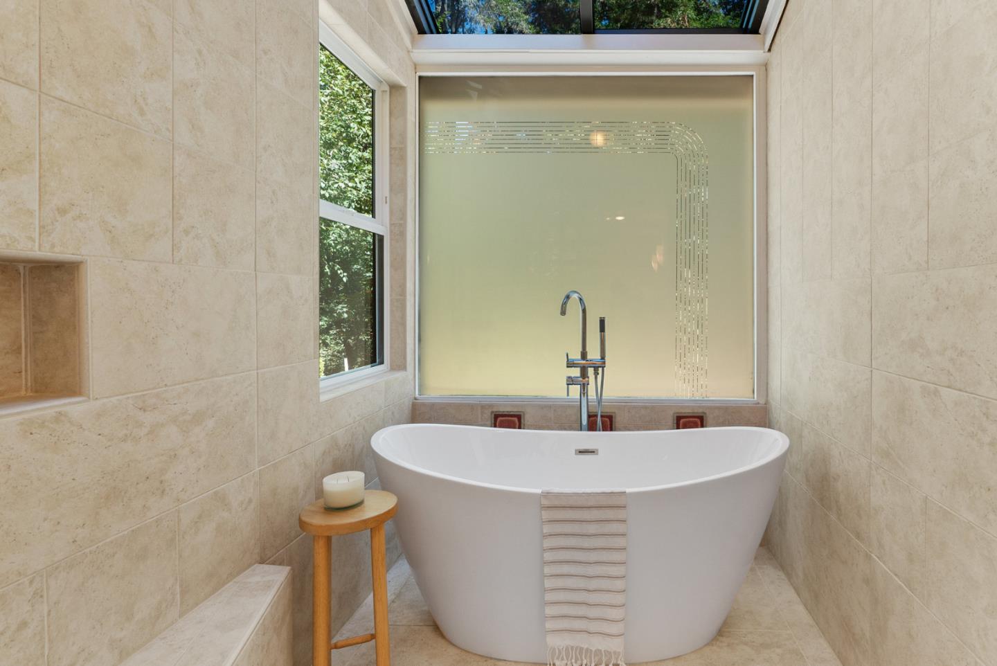 1695 Aptos Creek Road Aptos, CA 95003 - Photo 38 of 76 a bathroom with a sink and a bathtub