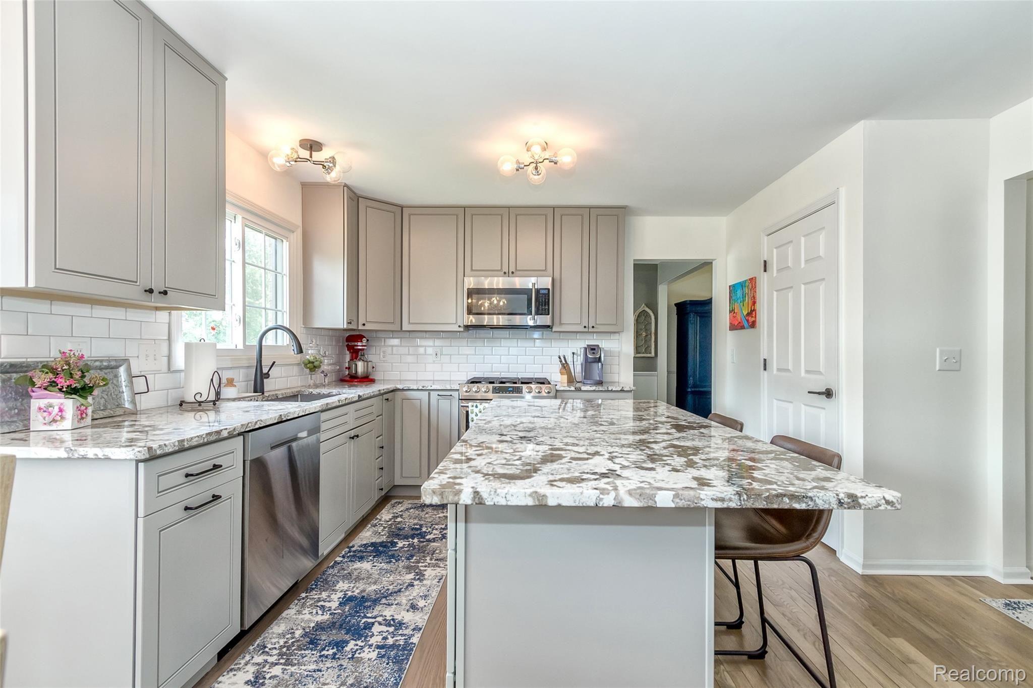 1048 Chelsea Road Canton, MI 48187 - Photo 16 of 37 15.jpg