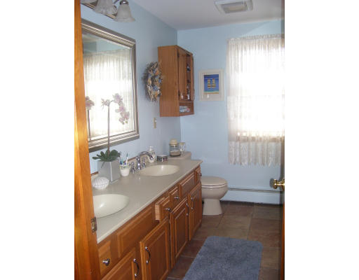7 Sunset Beach Road Fairhaven, MA 02719 - Photo 7 of 9 Gallery Image 7