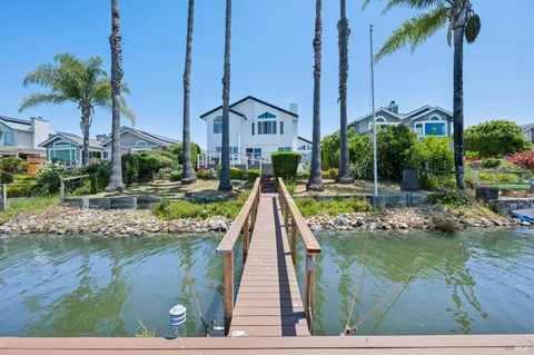 $1,799,000 | 35 Caribe Isle, Novato, CA 94949