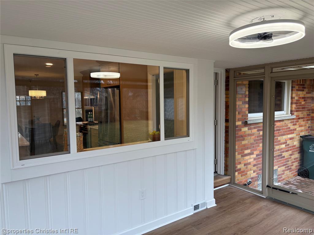 17330 Beverly Road Beverly Hills, MI 48025 - Photo 10 of 24