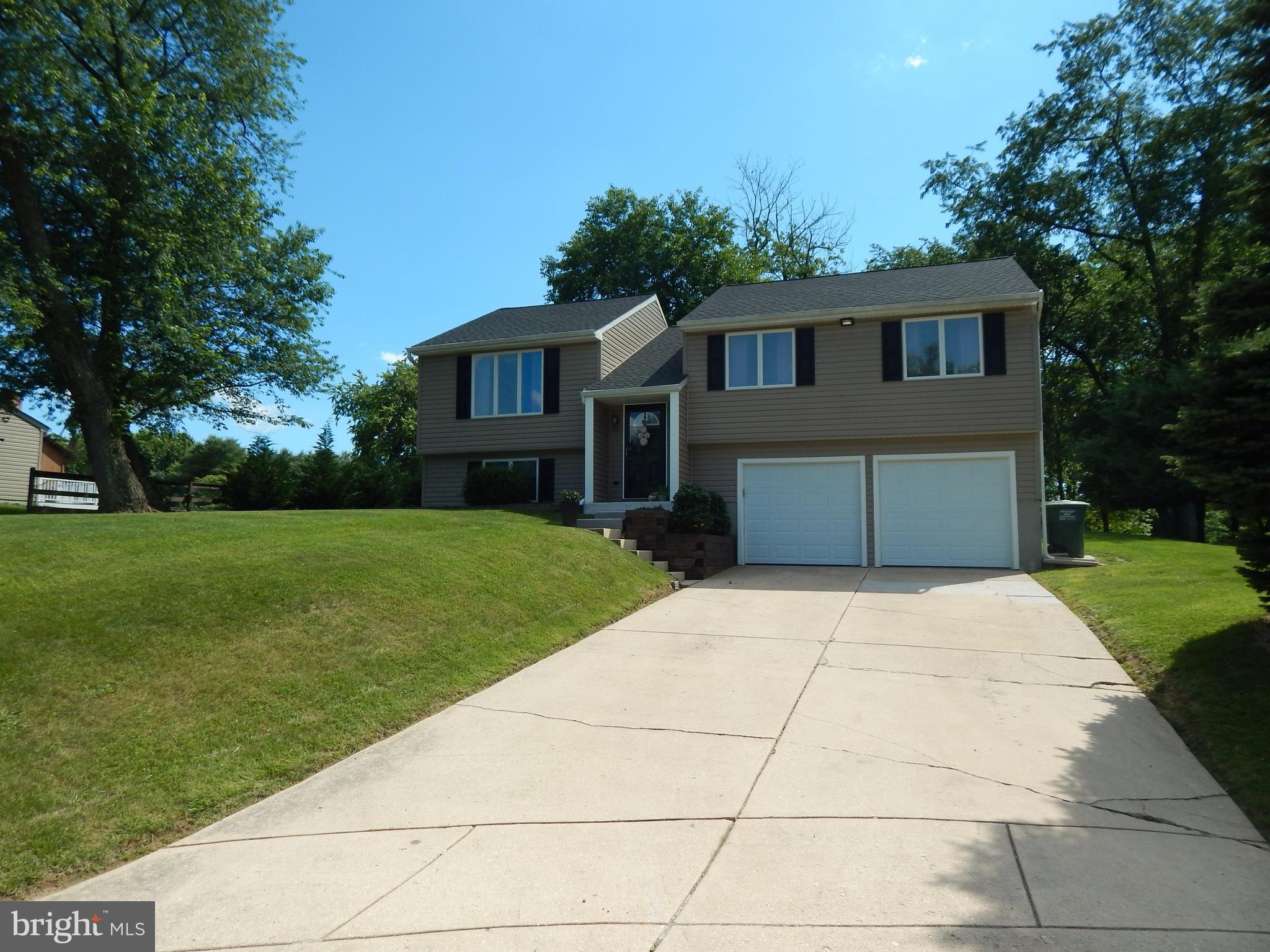 608 Rivershore Court Edgewood, MD 21040 - Photo 2 of 30 Exterior (Front)