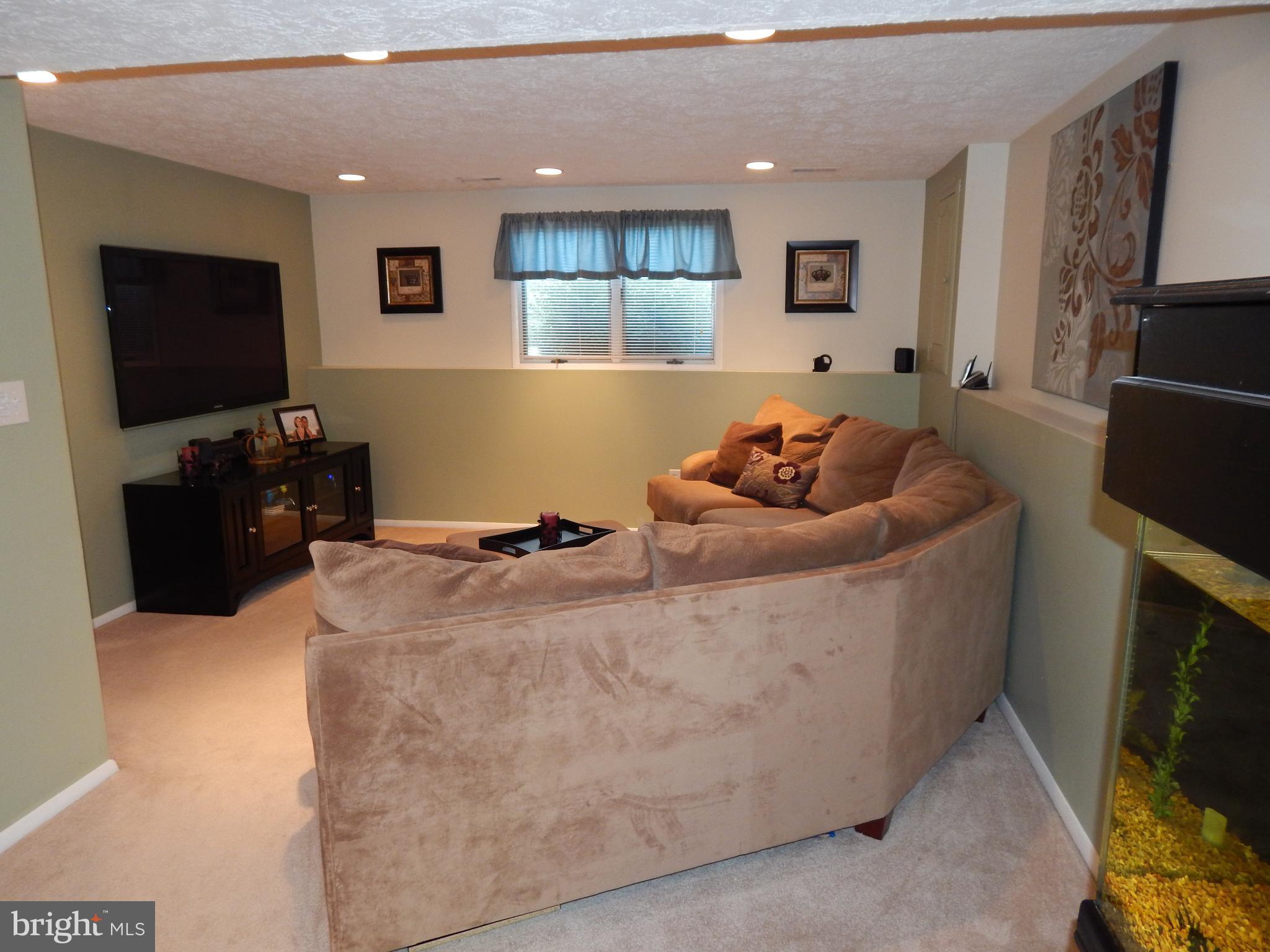 608 Rivershore Court Edgewood, MD 21040 - Photo 20 of 30 Family Room