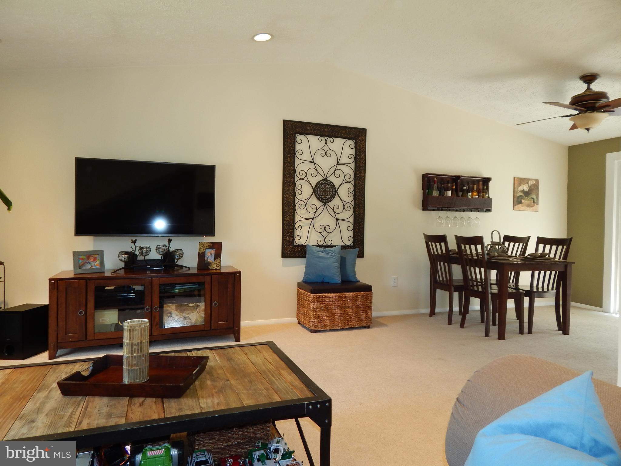 608 Rivershore Court Edgewood, MD 21040 - Photo 10 of 30 Living Room