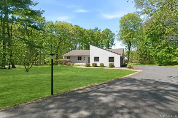 $7,000 | 12 Wyeth Court, Pleasantville, NY 10570