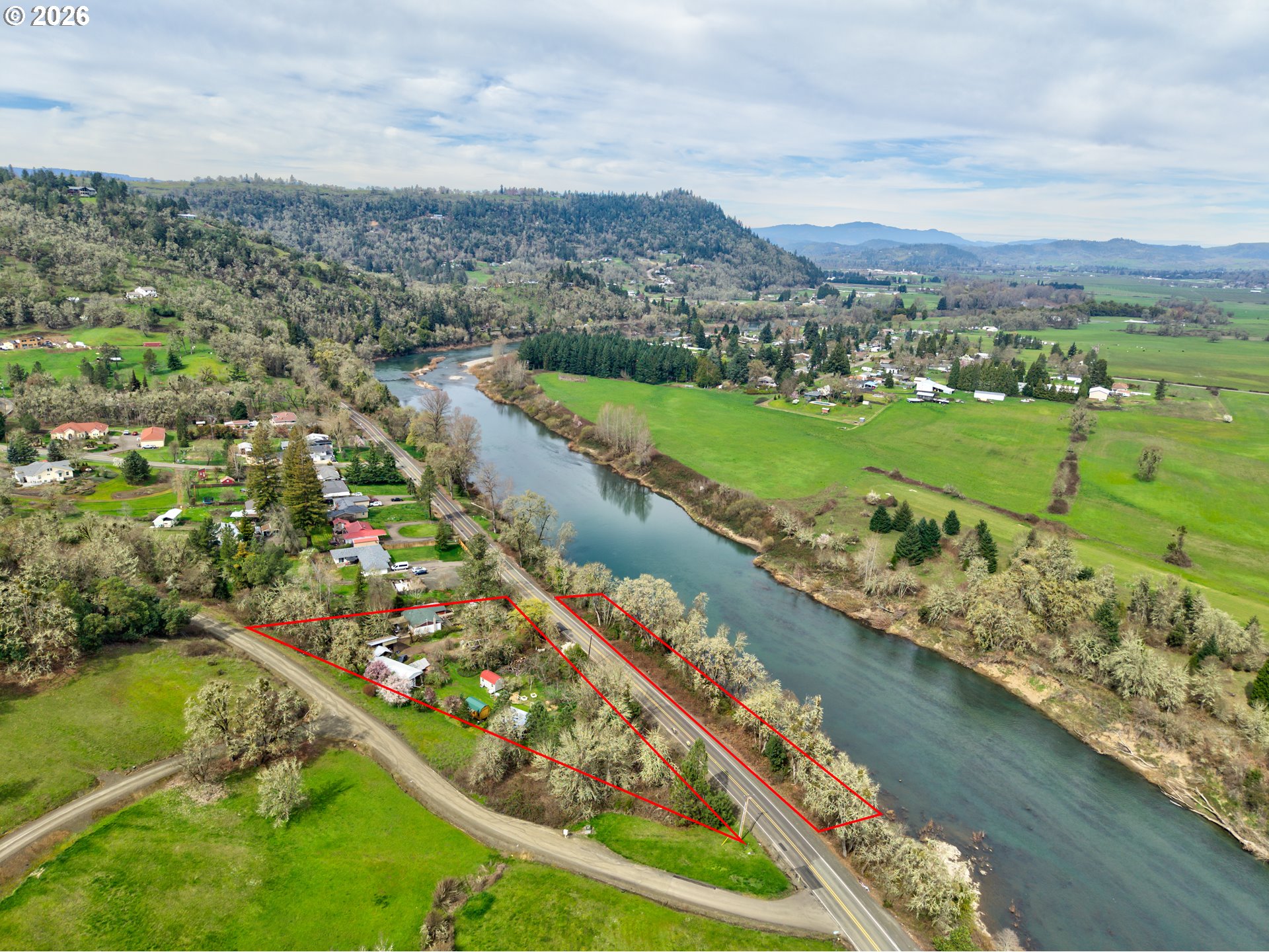4178 Old Melrose Road Roseburg, OR 97471 - Photo 16 of 19 a view of a city with a lake
