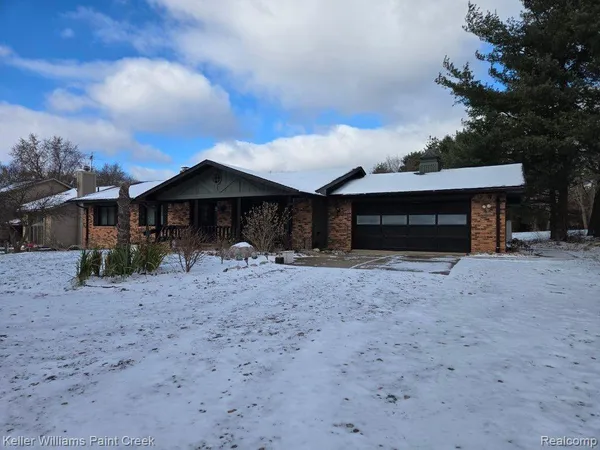 $2,600 | 11914 Davisburg Road, Davisburg, MI 48350
