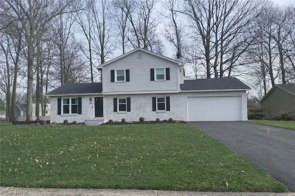 $256,000 | 2620 Pine Oak Court, Niles, OH 44446