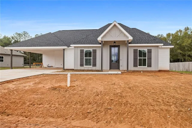 $272,900 | 18178 Grey Wolf Trail, Loranger, LA 70446