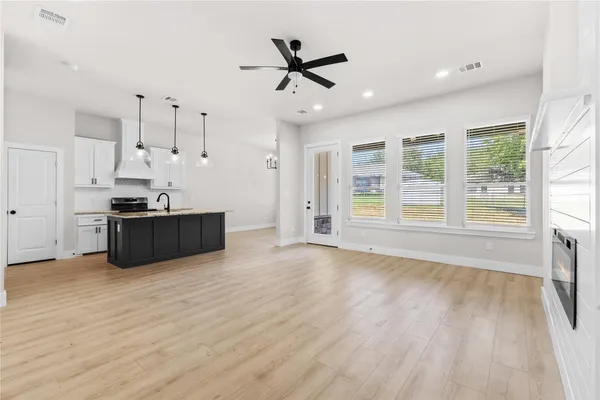 $2,500 | 2315 Progress Drive, Brenham, TX 77833