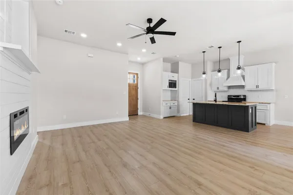 $2,500 | 2315 Progress Drive, Brenham, TX 77833