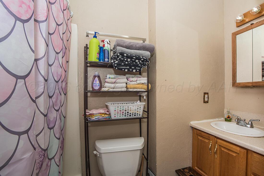4205 Scotty Drive Amarillo, TX 79110 - Photo 16 of 19 Full bath