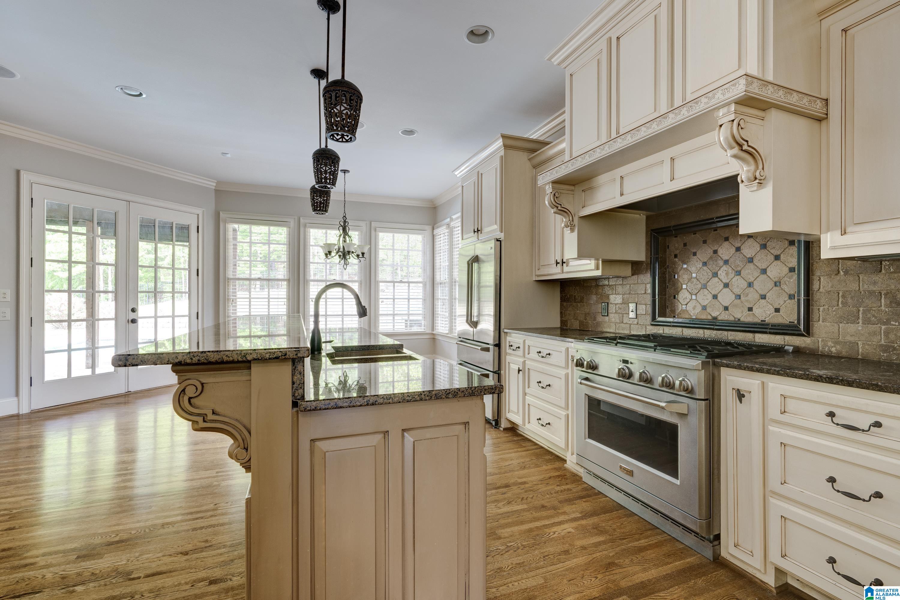 2025 Springhill Court Birmingham, AL 35242 - Photo 9 of 62