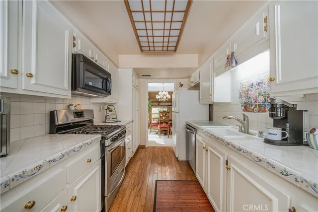 $849,000 | 4219 Colfax Avenue, Unit F, Studio City, CA 91604