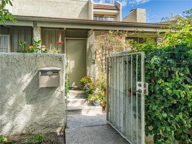 $849,000 | 4219 Colfax Avenue, Unit F, Studio City, CA 91604